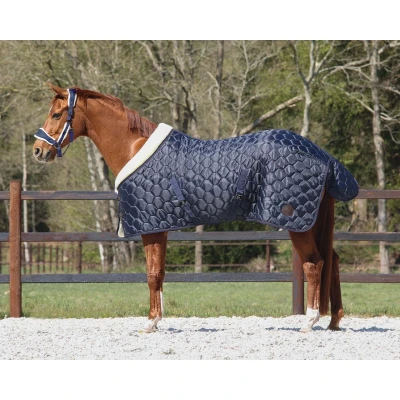 Image de QHP Couverture d&#039;écurie Classy 100 g avec col en fausse fourrure (145 cm, bleu marine)
