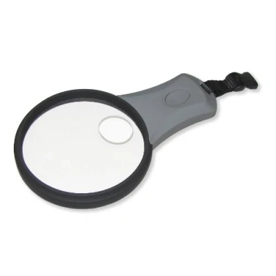 Image de Carson Lighted MagniLook loupe suspendue avec une cordelette réglable, grossissement de 2,5x, fonction éclairage par LED et petite lentille incorporée, 4,5x (LK 30)