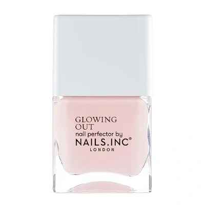 Image de Nails Inc Glow WITH THE FLOW vernis à ongles embellissant naturel, teinte Peach Finition miroitante et scintillante Longue durée &amp; Cruelty Free Manucure parfaite, effet Fench Manicure