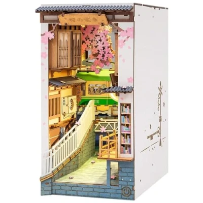 Image de Rolife Sakura Densya DIY Book Nook Modèle Kit Maison Miniature à Construire Maquette Adulte Décoration de Bibliothèque Livre Salon Booknook Puzzle 3D Bois Serre Livres Diorama (TGB01)