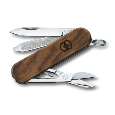 Image de Victorinox, Classic SD Wood, Couteau de Poche Suisse, Multifonction, Léger, 5 Fonctions, Petite lame, Lime à ongles, Tournevis 2,5 mm