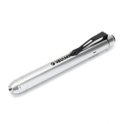 Image de VeLamp PENLED05 Pen Light Aluminium. 1 LED Ultra Lumineux 0,5W, 30 Lumen. avec Pad Top pour Les écrans. médecins, inspections, Voiture, Bricolage. De la Taille d&#039;un Stylo, Chromé