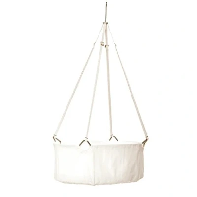 Image de LEANDER Le berceau comprend un matelas et crochet de plafond.