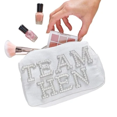 Image de Ginger Ray Cosmetics Bag Trousse de Maquillage &#039;Team Hen&#039; ornée Fausses Perles, Accessoire fête pour Poule, 20 cm x 12 cm, Imprimée Lettre, White