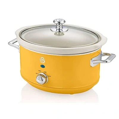 Image de Swan Retro SF17021YELNEU Mijoteuse 3,5L Récipient Amovible, Antiadhésif en Céramique Libre PFOA et PTFE, 3 Niveaux de température, Couvercle Verre, Slow Cooker, Design Vintage, Jaune, 200 W