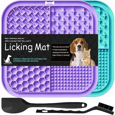 Image de Lesipee Lot de 2 tapis à lécher Pour chiens et chats Jouet apaisant soulager l&#039;anxiété le beurre, yaourt, les cacahuètes, bain, toilettage Cyan violet