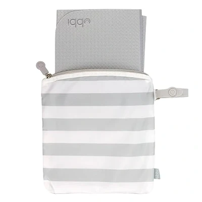 Image de Ubbi On the Go Changing Mat with Carrying Bag, Soft and Comfortable Diaper Bag Accessory Must Have for Newborns, Easy to Clean, Portable Pad, Gray