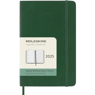 Image de Moleskine Weekly Planner, Agenda Hebdomadaire avec Espace Pour Notes 12 Mois 2025, Couverture Souple Et Fermeture Élastique, Couleur Vert Myrte, Format Pocket 9x14 cm