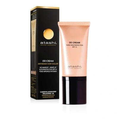 Image de atashi DD Cream Anti Age. Traitement âge Avec Couleur. Pas de Maquillage. Réduit les Taches et Minimise Pores. du Rétinol. Format Sans Air. Intense Bronze. SPF15 50 ml