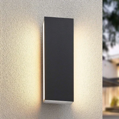 Image de Lucande Aegisa applique d&#039;extérieur LED, angulaire