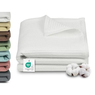 Image de ZOLLNER Couverture Douillette en 150x200 cm de canapé Infroissable et Respirante Blanc Lavable jusqu&#039;à 60C Motif gaufré Intemporel qualité Linge d&#039;hôtel certifiée Oeko Tex®