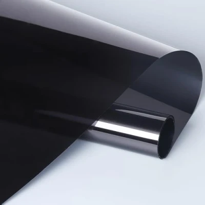 Image de Film de Fenêtre Solaire Adhésif Occultant Noir Verre Miroir à Sens Unique Contrôle la Température Teinté Foncé Anti UV Statique Pas Colle pour Maison Bureau Magasin 44,5x200cm