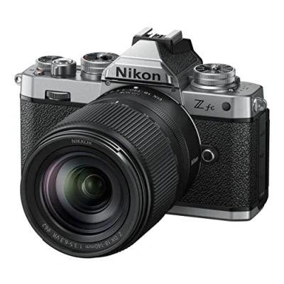 Image de NIKON Z FC + NIKKOR DX 18 140 VR, Appareil Photo Hybride capteur (20,9 MP, 4K UHD 30p ou Full HD 120p, viseur OLED, Rafale 11 i/s, écran Tactile orientable &amp;