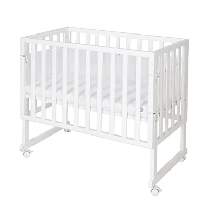 Image de roba Lit Cododo 45 x 90 cm safe asleep® 3 en 1 Hauteur Réglable Berceau + Matelas Barrière Toile Bordure Maille 4 Roulettes à Freins Ensemble de Bébé Bois Blanc