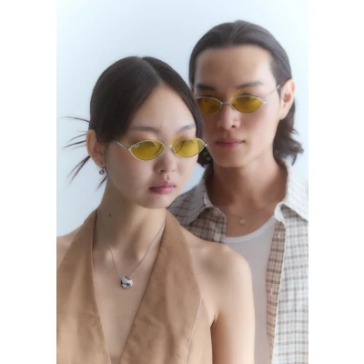 Image de Ray Ban Unisex RB3757 KAI 003/6D Lunettes de soleil Métal Argent Jaune Ronde Normale