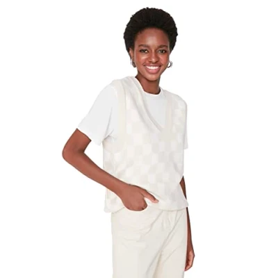 Image de Trendyol Pull en Tricot Standard à col V pour Femme Sweater, Beige
