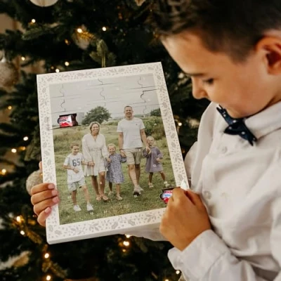 Image de Calendrier de l&#039;Avent Kinder 2024 avec nom ou message en chocolat personnalisé pour femmes et hommes, un cadeau amusant