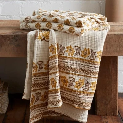 Image de Pineapple Elephant INES Couvre lit matelassé en Coton Motif Floral Jaune 130 x 170 cm
