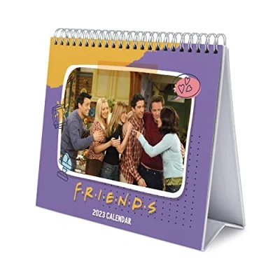 Image de Grupo Erik Calendrier de Bureau 2023 Friends 12 Mois, 20 x 18 cm, Mensuel en Français, Janvier à Décembre 2023,Sous Licence Officielle, Certifié FSC, avec Support Rigide CS23009