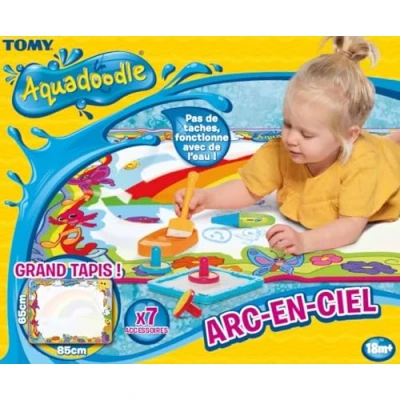 Image de AquaDoodle Tomy Tapis Arc en ciel E72772, de Dessin à Eau Géant Ciel, Coloriage Géant, d&#039;Éveil Adapté aux Enfants dès 18 Mois