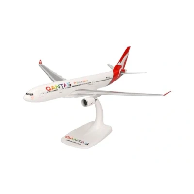 Image de Herpa Maquette Avion Qantas Airbus A330 200 Pride is in The Air, echelle 1/200, Snap fit Model, pièce de Collection, d&#039;avion avec Support, Figurine Plastique