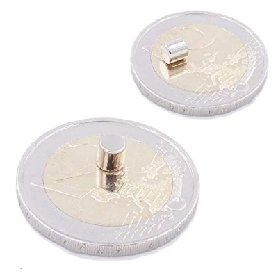 Image de Brudazon 50 Mini Aimants Disques 4x4mm N52 Niveau Le Plus Forte en néodyme Ultra Fortes Aimant de Puissance pour modélisme, Photo, Tableau Blanc, Artisanat Disque Extra