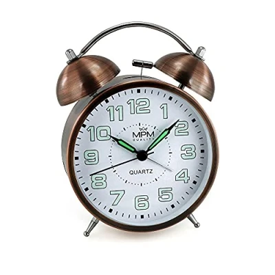 Image de MPM Cooper Colour réveil analogique rétro avec Chiffres Lumini, Double Cloche sans tic tac, Vintage à Piles Quartz, Horloge de Table veilleuse