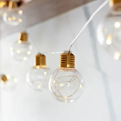Image de Lights4fun Guirlande Lumineuse Guinguette en Laiton avec 10 Globes à Micro LED Blanc Chaud Piles