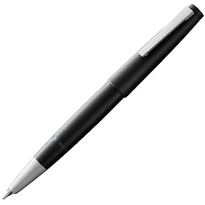 Image de Lamy 2000 black Stylo plume élégant dans un corps robuste en fibre de verre or 14 ct., partiellement plaquée platine taille la OBB