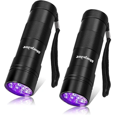 Image de morpilot Lampe de poche UV, lumière noire UV 12 LED 395 nm pour détecter les taches sur vêtements tapis d&#039;urine d&#039;animaux compagnie, 2 pièces, piles non incluses
