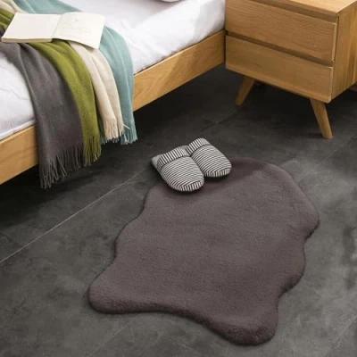 Image de Teppich Wölkchen Tapis Moelleux en Fausse Fourrure De Lapin, Courte, À Poils Longs pour Salon Ou Chambre Coucher Lit Gris Foncé 55x80cm