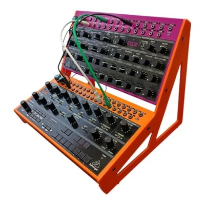 Image de Support de bureau Eurorack Acid Avec 2 supports synthétiseur Behringer Edge, Crave, Spice ou Grind Angle 15 et 60 Orange fluo
