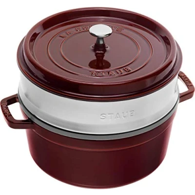 Image de STAUB Cocotte en Fonte Émaillée avec Couvercle et panier vapeur, Tous feux dont induction, 4 à 5 personnes, Ronde, 26 cm, L, 7,2 kg, Grenadine