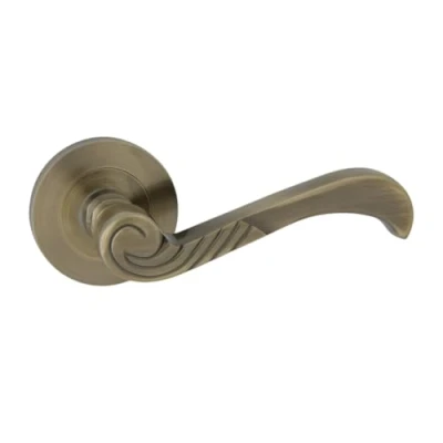 Image de Domino Poignée de porte casablanka CD R M3 laiton