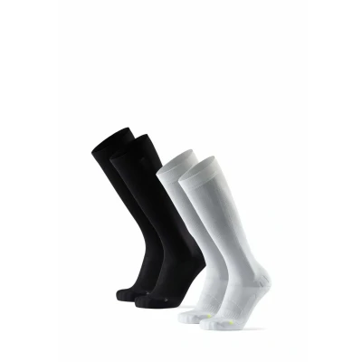 Image de DANISH ENDURANCE 1 ou 2 Paires de Chaussettes Contention 21 26 mmhg, Compression Optimale, Running &amp; Sport, Homme Femme, Multicouleurs (1x Noir, 1x Blanc), 39 42