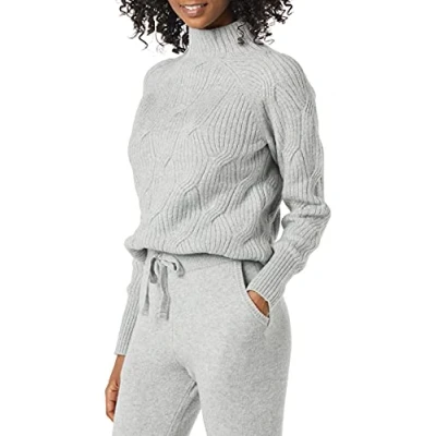 Image de Amazon Essentials Pull Torsadé à Col Cheminée Doux Au Toucher Femme, Gris Chiné, S