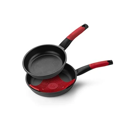 Image de BRA Premiere lot de poêles 20 et 24 cm en aluminium fondu avec antiadhésif, Convient Pour Tout Type cuisines même Induction, comprend un Dessous Safe Rouge [Amazon Exclusive]