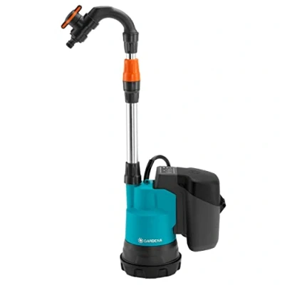 Image de Set Pompe à baril de pluie sans fil Gardena 2000/2 18 V P4A, prêt l’emploi : d’évacuation submersible avec filtre intégré, débit 2 000 l/h, batterie P4A (14602 20)