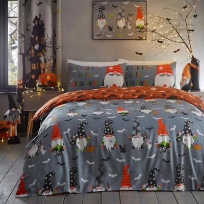 Image de Bedlam Housse de Couette Halloween Gonks Effrayants Taille Lit Simple (140 x 200cm) Réversible (2 Designs) Lumineuse Chauves Souris et Citrouilles Décoration