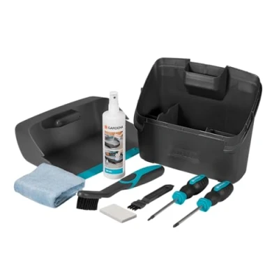 Image de Gardena kit d&#039;entretien robots : d&#039;accessoires pour le nettoyage et l&#039;entretien du robot tondeuse Gardena, avec tampon abrasif, brosses, spray nettoyant plastique tournevis (4067 20)