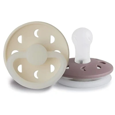 Image de FRIGG Moon Phase Night Lot de 2 Sucettes Sucette en silicone Fabriqué au Danemark Sans BPA Tétine Cerise Symétrique Cream Night/Twilight Mauve (Taille 1 (0 6 Mois))