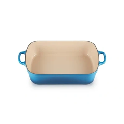 Image de Le Creuset, Plat Signature Rectangulaire en Fonte Émaillée, 33 cm, Compatible avec Toutes Sources de Chaleur (Induction Incluse), Volume : 4.9 L, 3.85 kg, Bleu Marseille