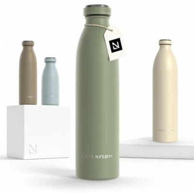 Image de LARS NYSØM Gourde INOX 750ml 0.75L Bouteille d’eau isolée étanche pour Le Sport, la Bicyclette, Les Enfants (Sage Green, 750ml)