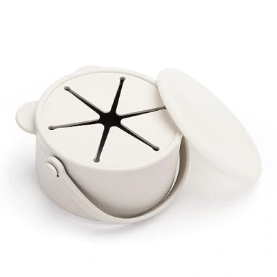 Image de Orzbow Tasse à Collation Silicone,Boîte Goûter Enfant avec Poignées et Couvercle,Sans BPA,Passent au Lave Vaisselle,Étanchéité la Poussière aux Déversements,Beige