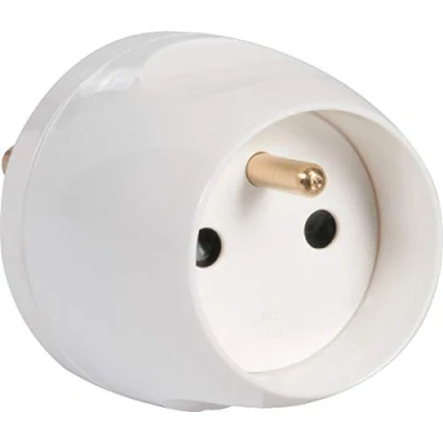 Image de Legrand Adaptateur pour le branchement d&#039;une fiche 2P+T 16A sur une prise 20A
