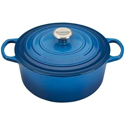 Image de Le Creuset, Cocotte Signature en Fonte Émaillée avec Couvercle, Ø 26 cm, Ronde, Compatible Toutes Sources de Chaleur (Induction Incluse), Capacité : 5.3 L, 5.135 kg, Bleu Marseille
