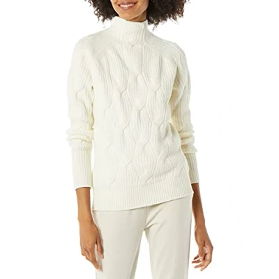 Image de Amazon Essentials Pull Torsadé à Col Cheminée Doux Au Toucher Femme, Ivoire, XS