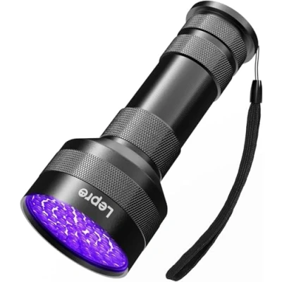 Image de Lepro Lampe Torche UV, UV avec 51 LEDs Ultra Violet, 395 nm Lumière Noire Détecteur pour Traceurs Fluorescents Chien Chat Tapis Urine Scorpion Vérifie L&#039;argent
