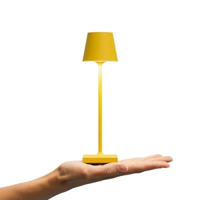 Image de SIGOR Nuindie pocket Petite lampe de table LED à intensité variable pour l&#039;intérieur et l&#039;extérieur, protection IP54, hauteur 21 cm, rechargeable avec USB C, durée d&#039;éclairage 7 h, jaune soleil