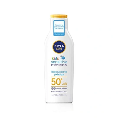 Image de NIVEA SUN Kids Lait solaire Protect &amp; Play Sensitive FPS 50+ (1x200 ml), protection sans parfum extra résistante à l’eau, écran enrichi en aloe vera
